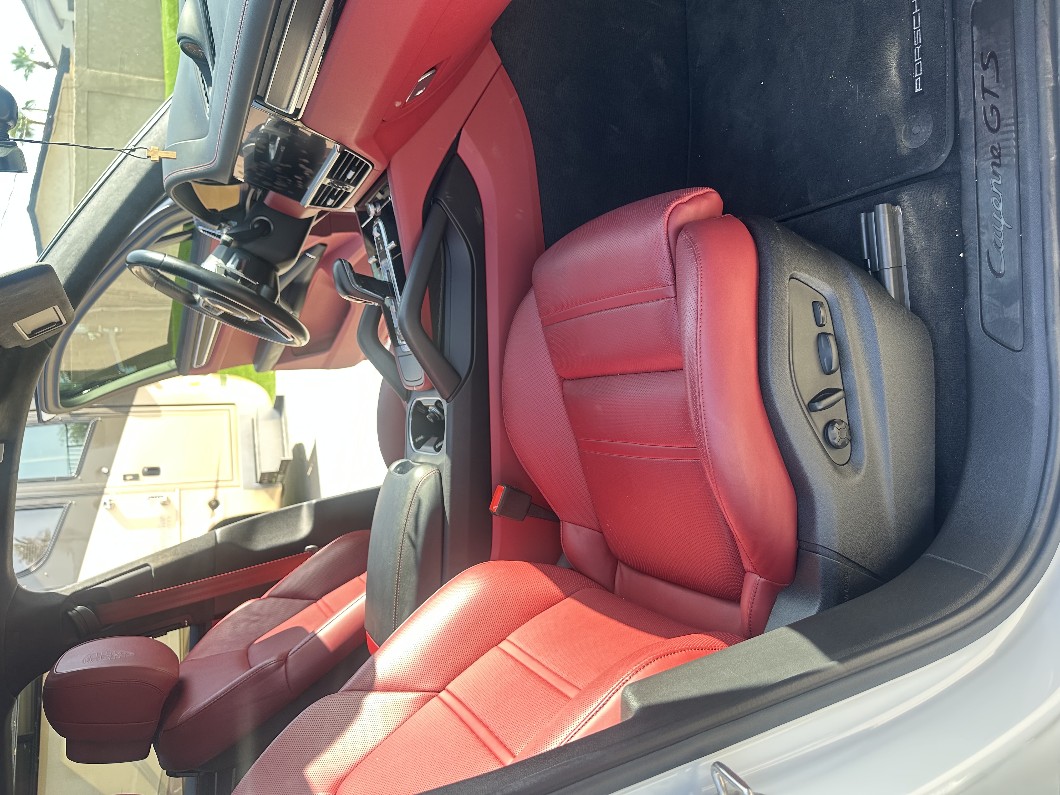 Used 2022 Porsche Cayenne GTS AWD/4WD image 15