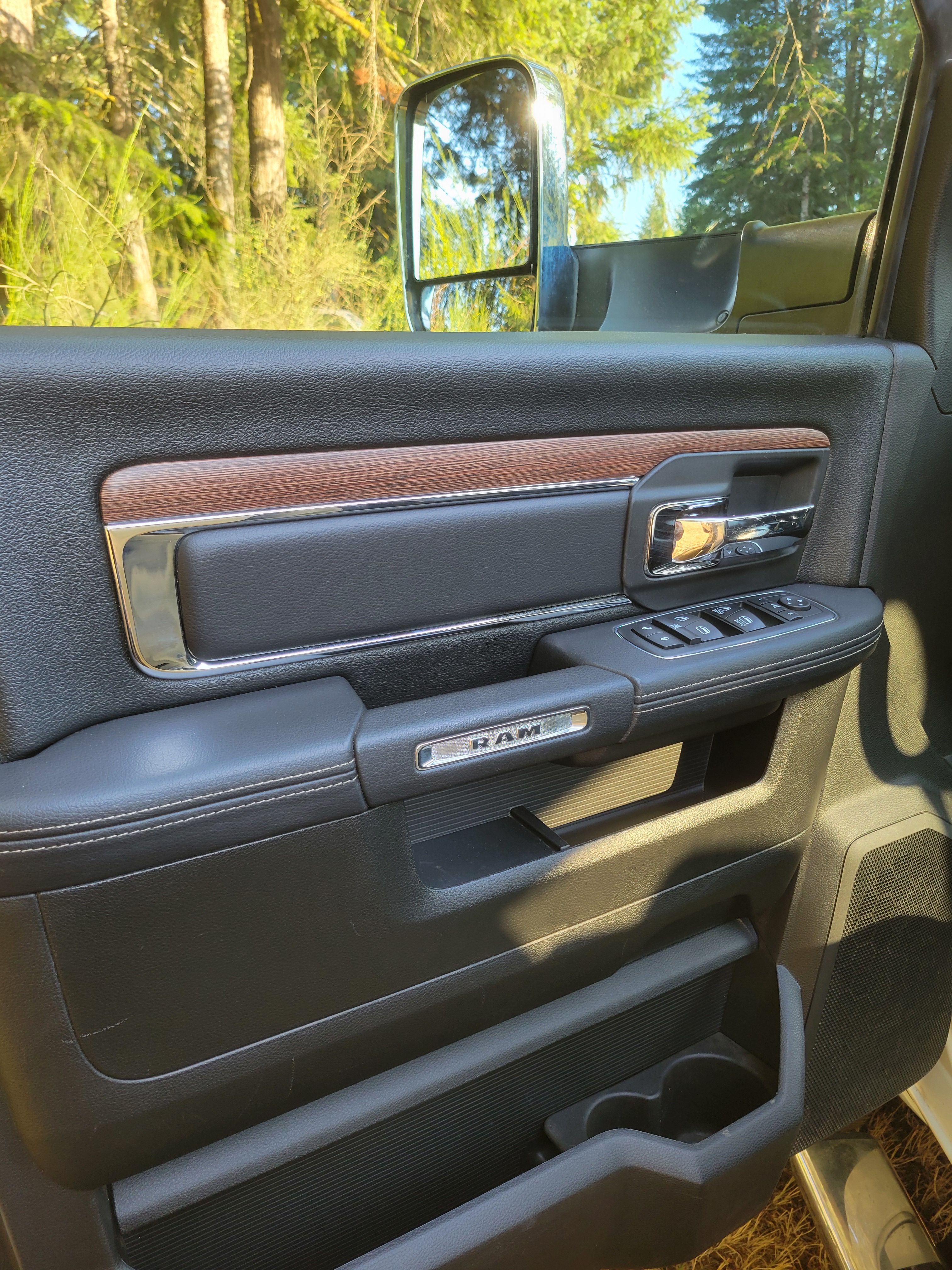 Used 2018 RAM 2500 Laramie w/ Convenience Group AWD/4WD image 13