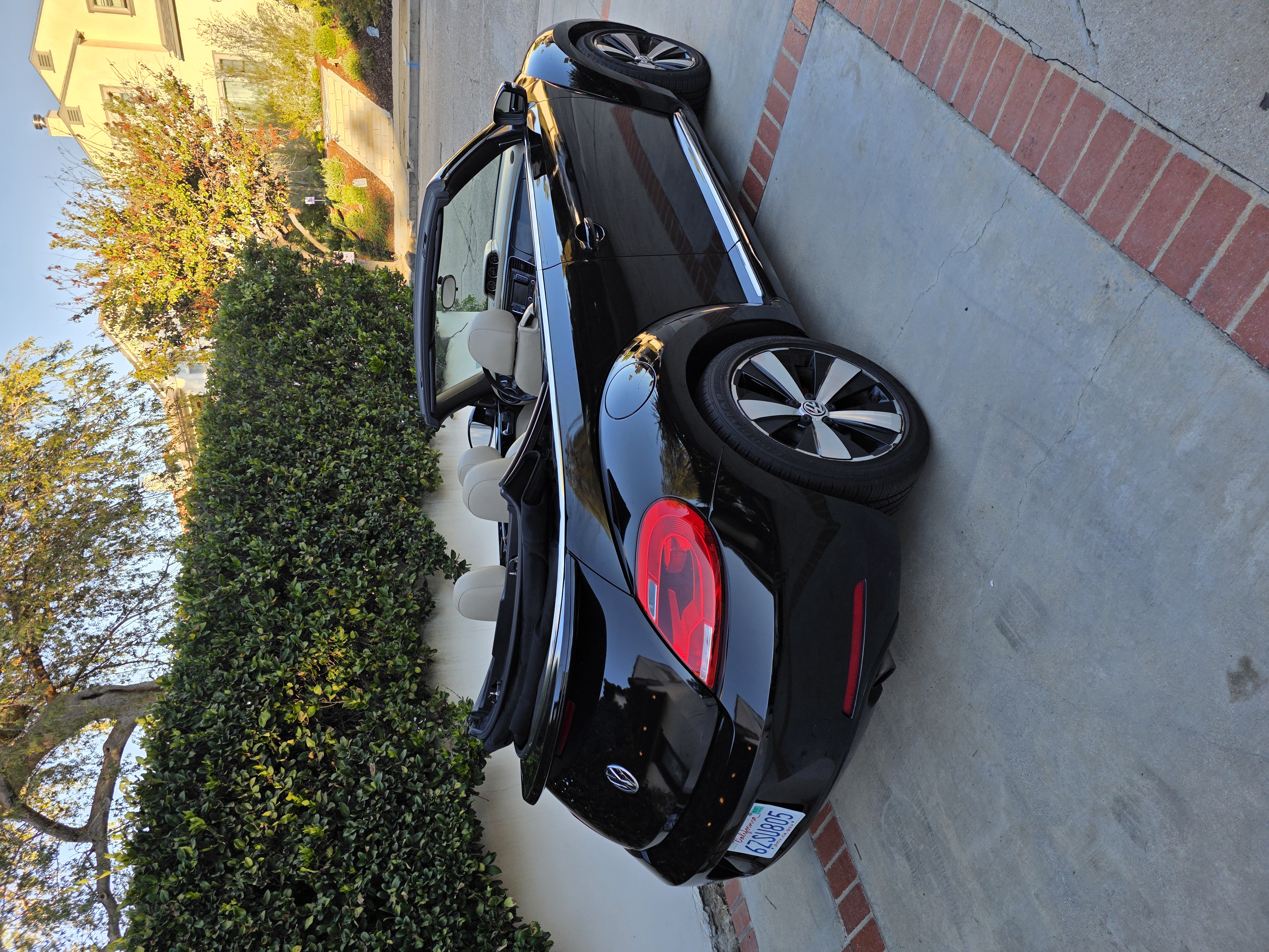 Used 2013 Volkswagen Beetle 2.0T FWD image 19
