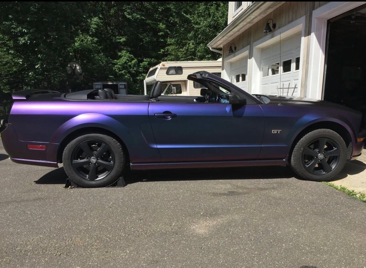 Used 2005 Ford Mustang GT RWD image 2