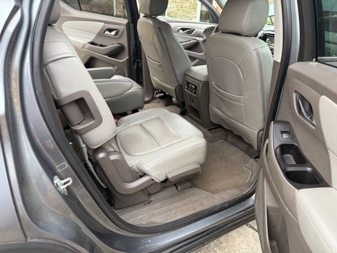 Used 2018 Chevrolet Traverse LT image 6