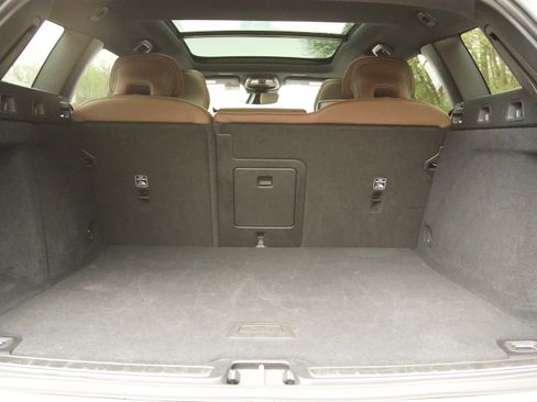 Used 2025 Volvo V60 B5 Cross Country Plus image 23