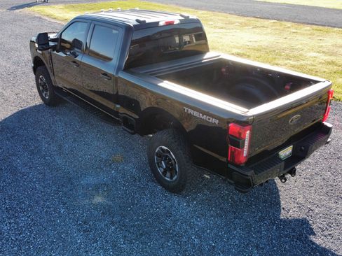 Used 2023 Ford F350 Lariat w/ Lariat Ultimate Package image 5