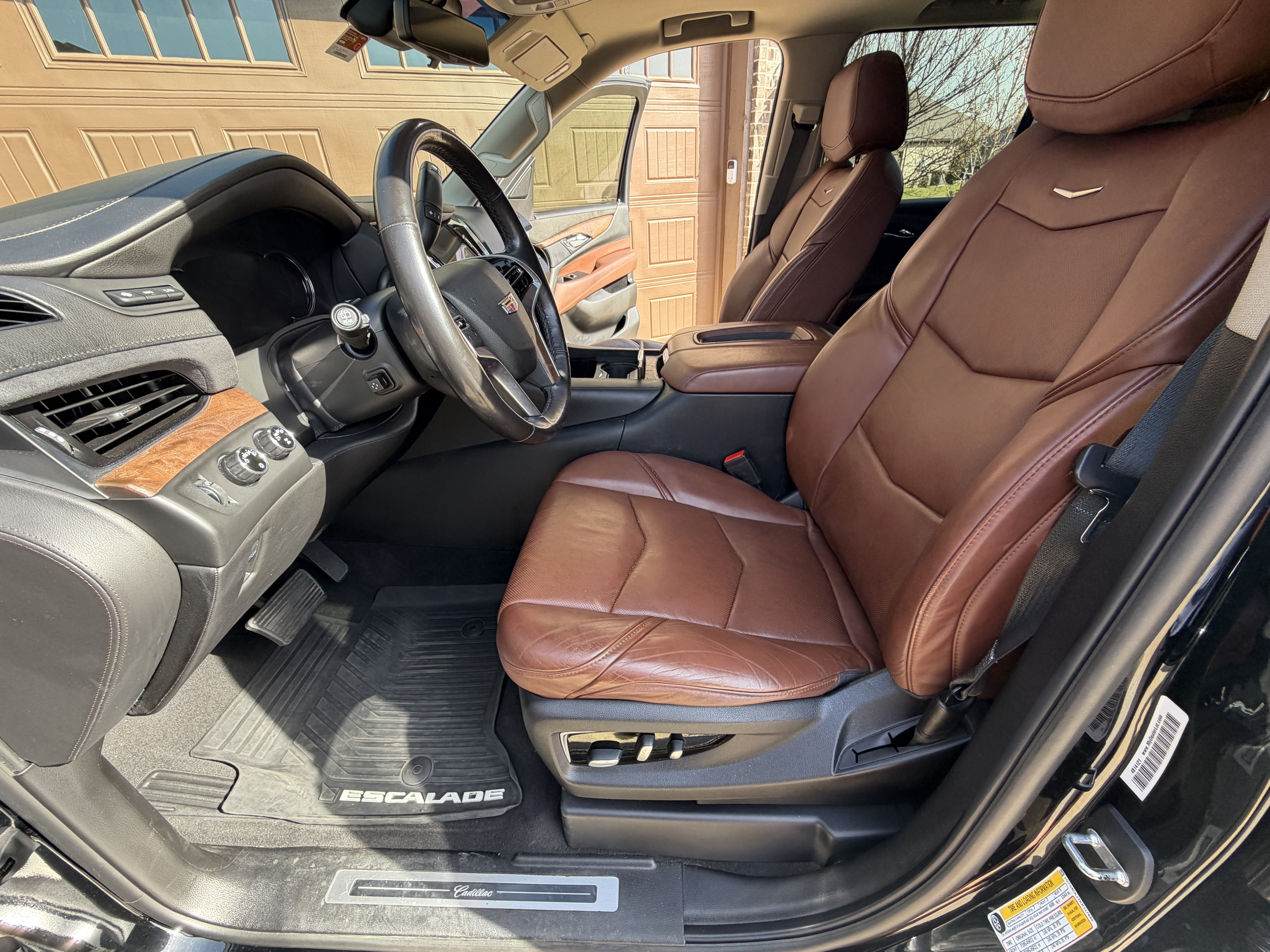 Used 2019 Cadillac Escalade Premium Luxury AWD/4WD image 10