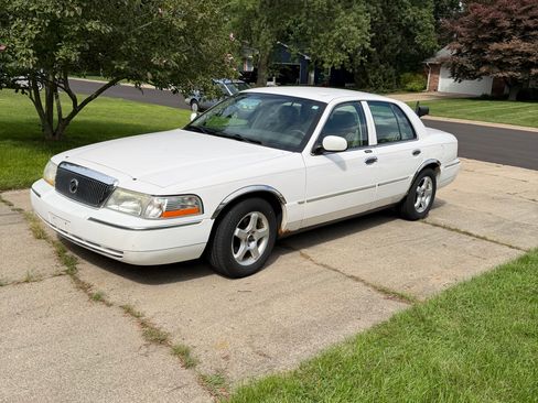 Used 2003 Mercury Grand Marquis LS RWD image 1