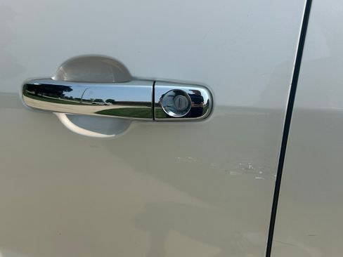 Used 2013 GMC Acadia Denali AWD/4WD image 29