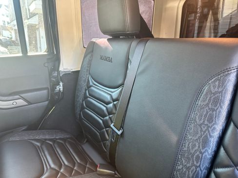 Used 2016 Jeep Wrangler Unlimited Sport w/ Connectivity Group image 17