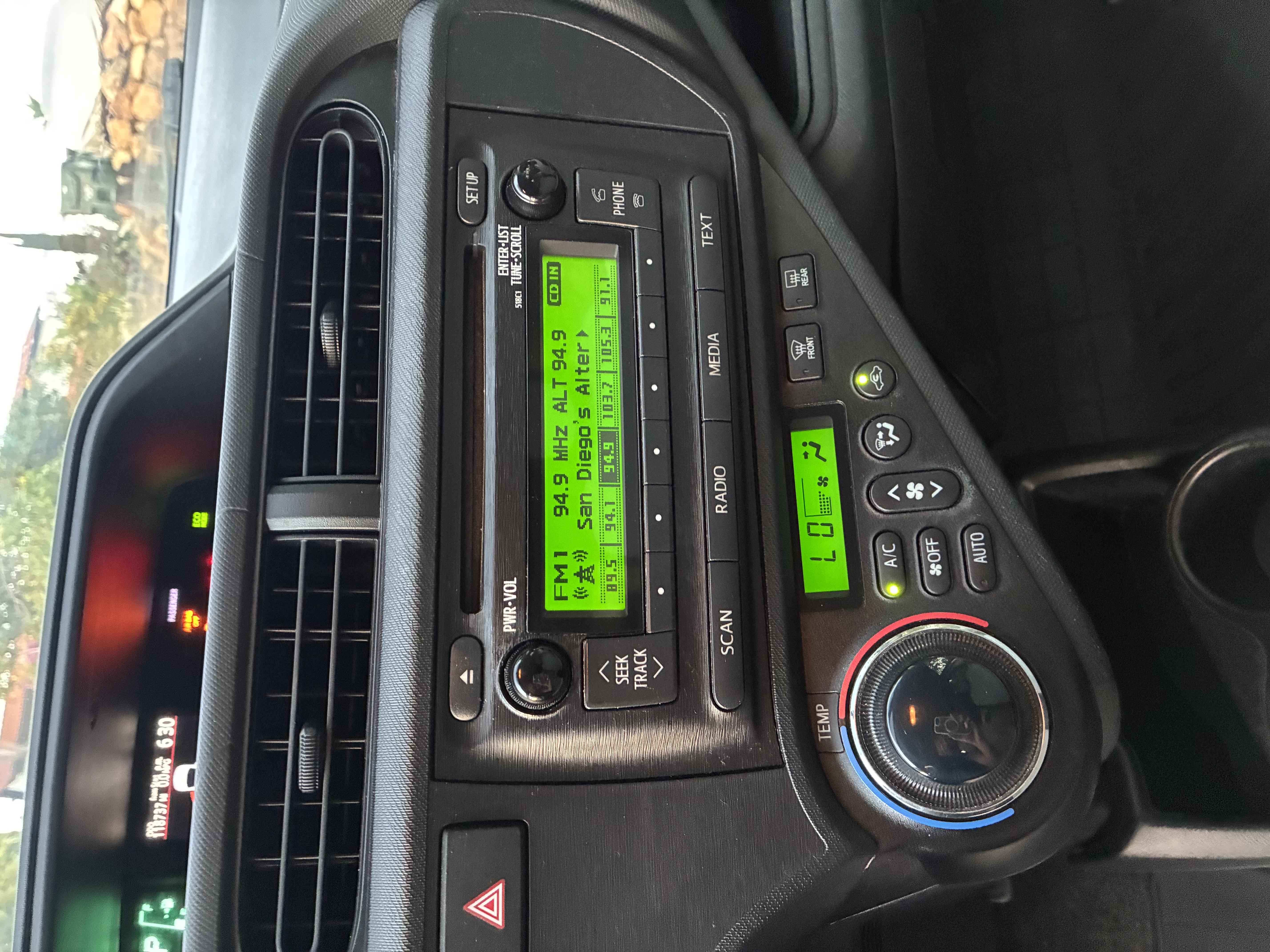 Used 2012 Toyota Prius C One FWD image 8