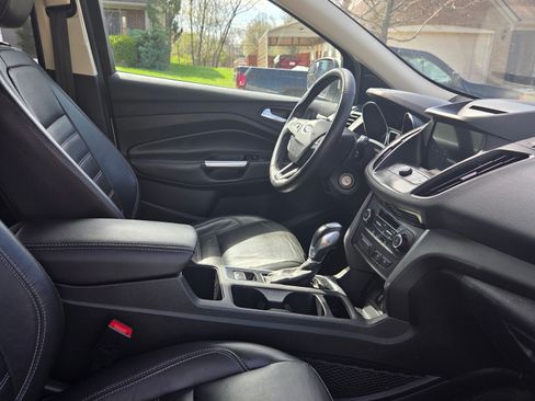 Used 2018 Ford Escape SEL image 10