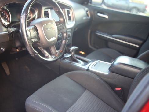 Used 2019 Dodge Charger R/T RWD image 12