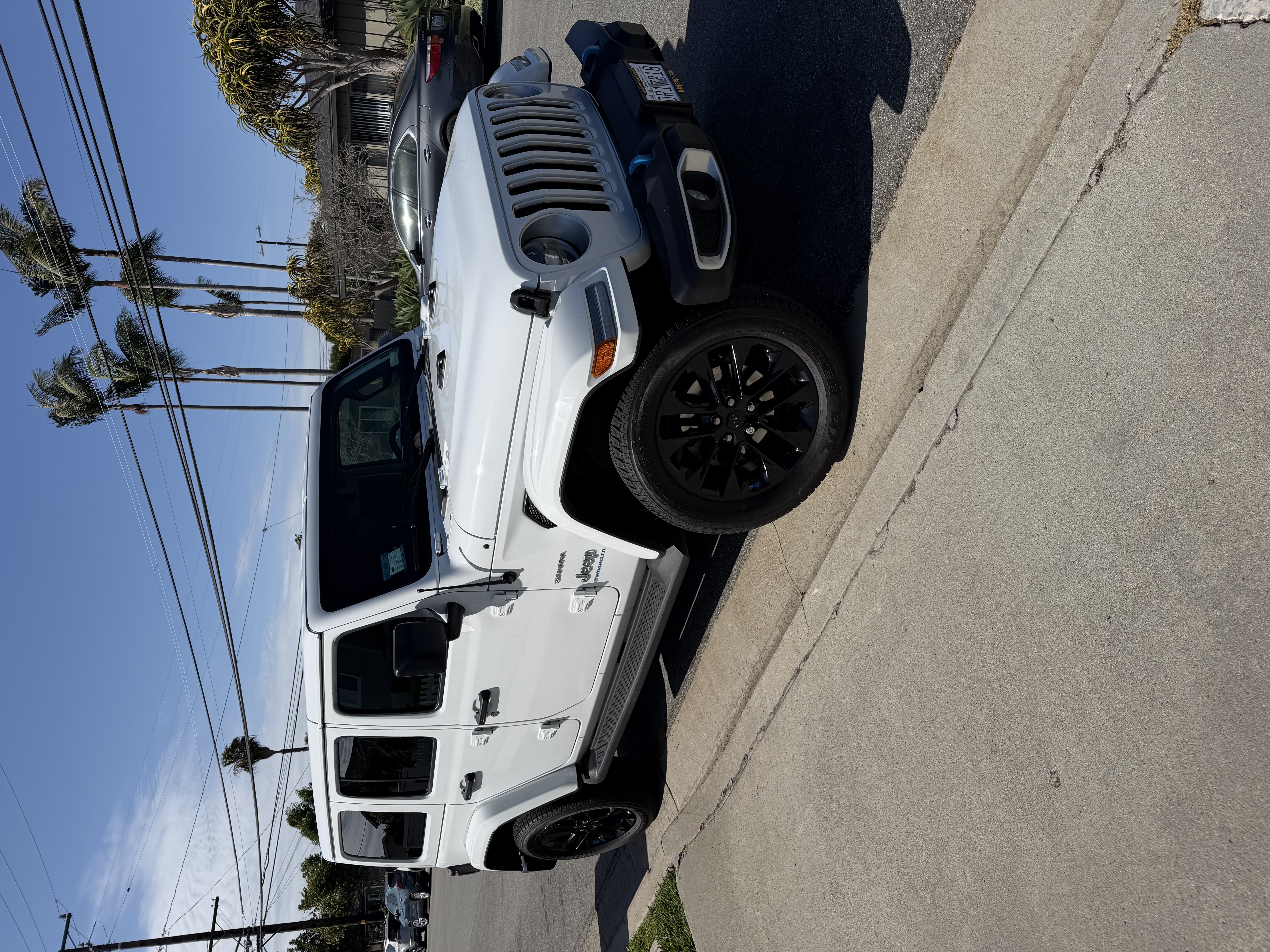 Used 2023 Jeep Wrangler Unlimited Sahara w/ Cold Weather Group AWD/4WD image 2