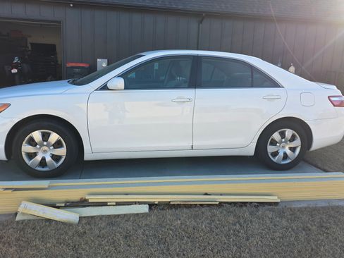 Used 2007 Toyota Camry LE image 1