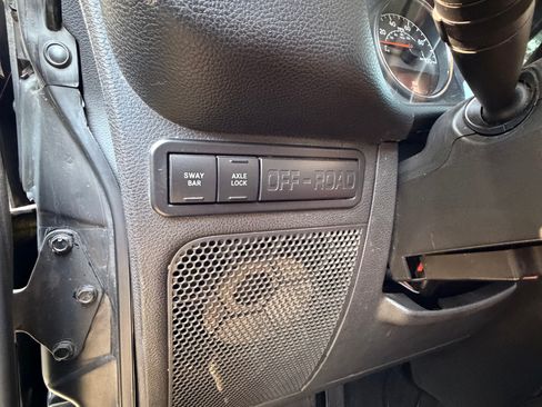 Used 2013 Jeep Wrangler Unlimited Rubicon image 18