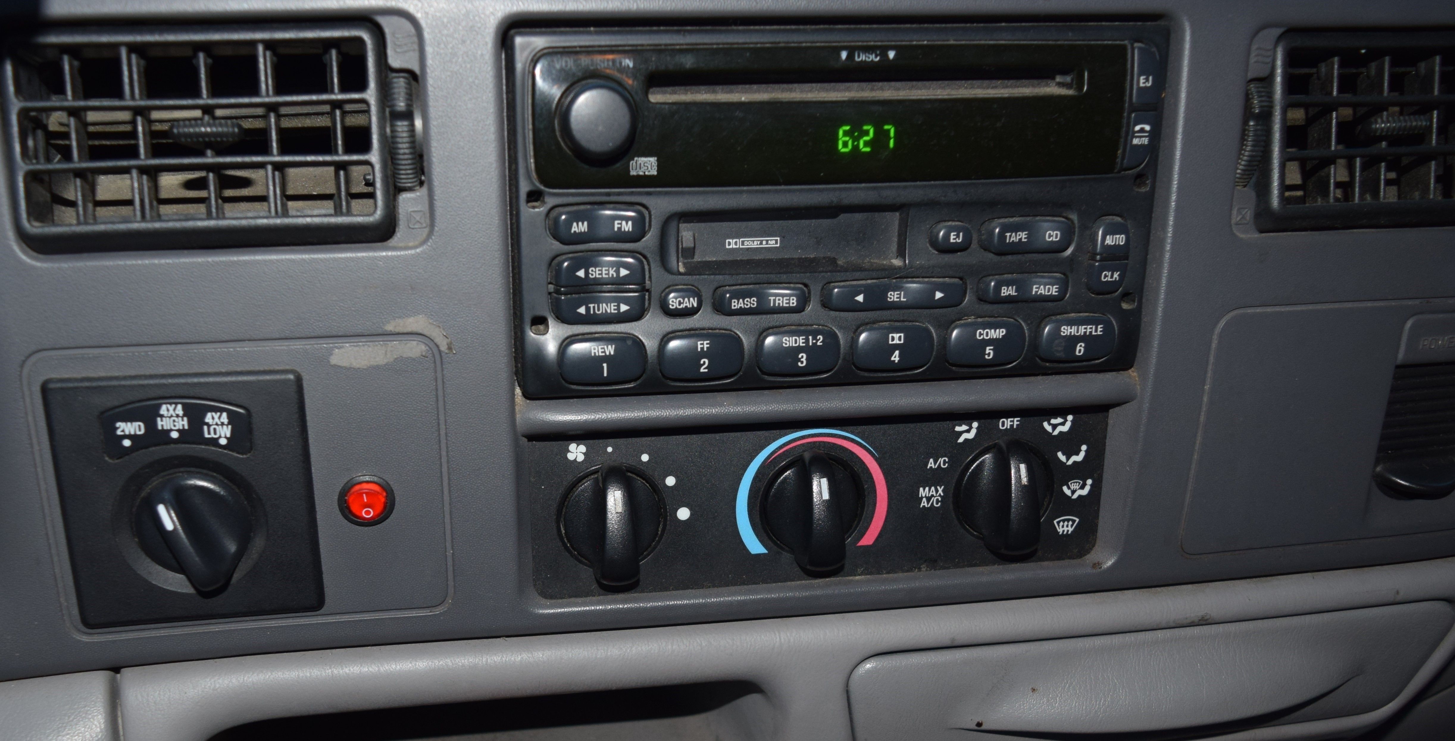 Used 2000 Ford F350 4x4 Crew Cab Super Duty image 8