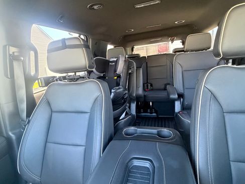 Used 2024 GMC Yukon SLT w/ SLT Luxury Package AWD/4WD image 23