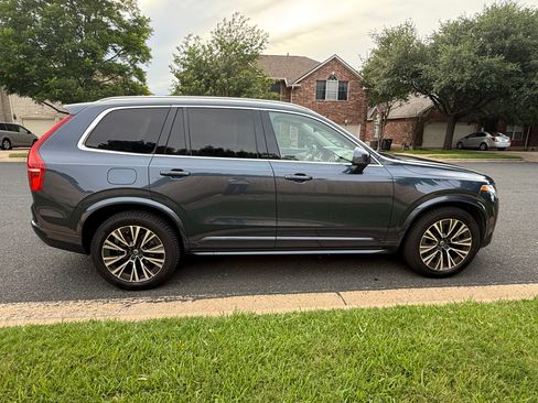 Used 2021 Volvo XC90 T5 Momentum w/ Climate Package FWD image 1