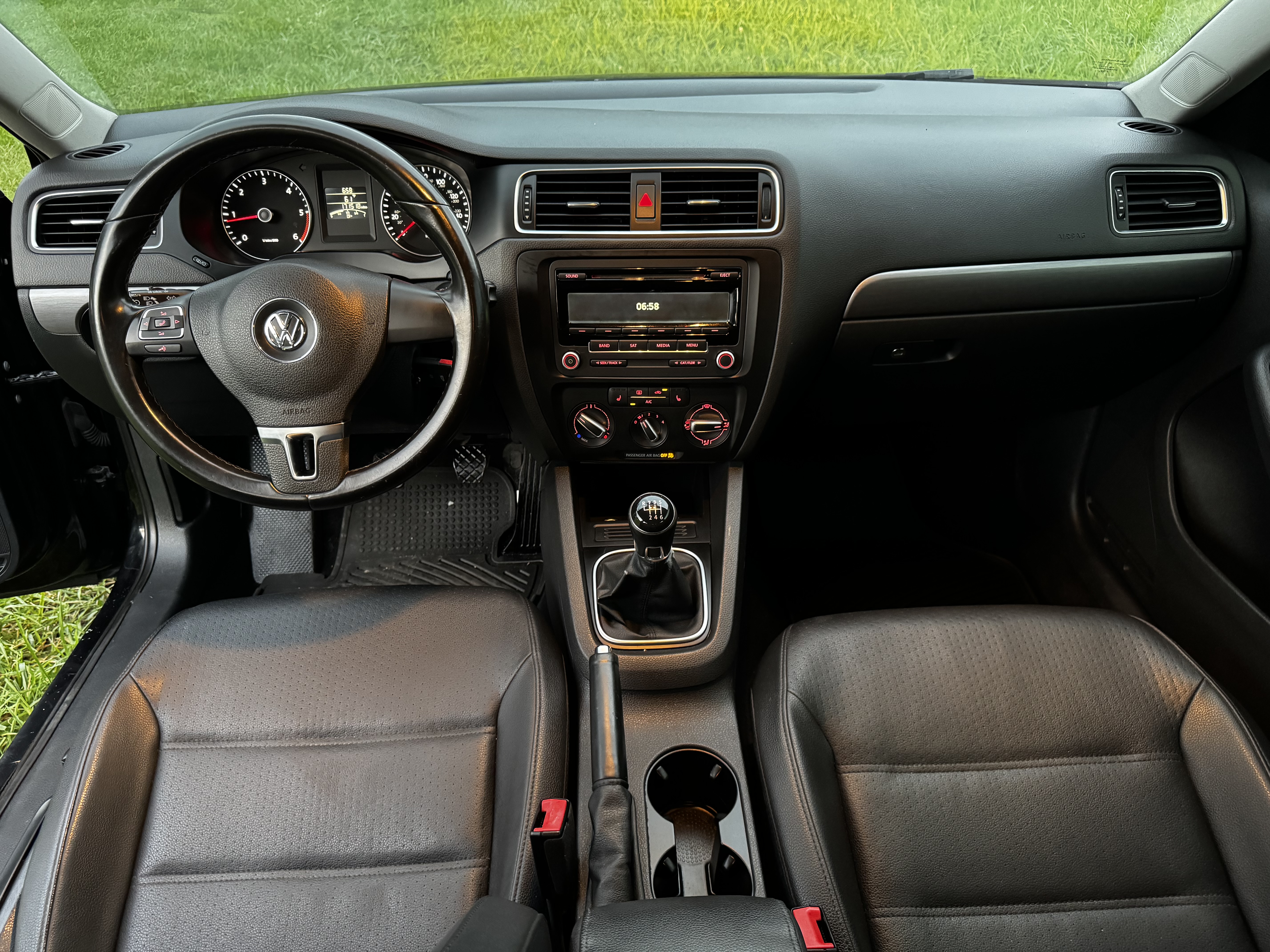 Used 2014 Volkswagen Jetta TDI FWD image 16