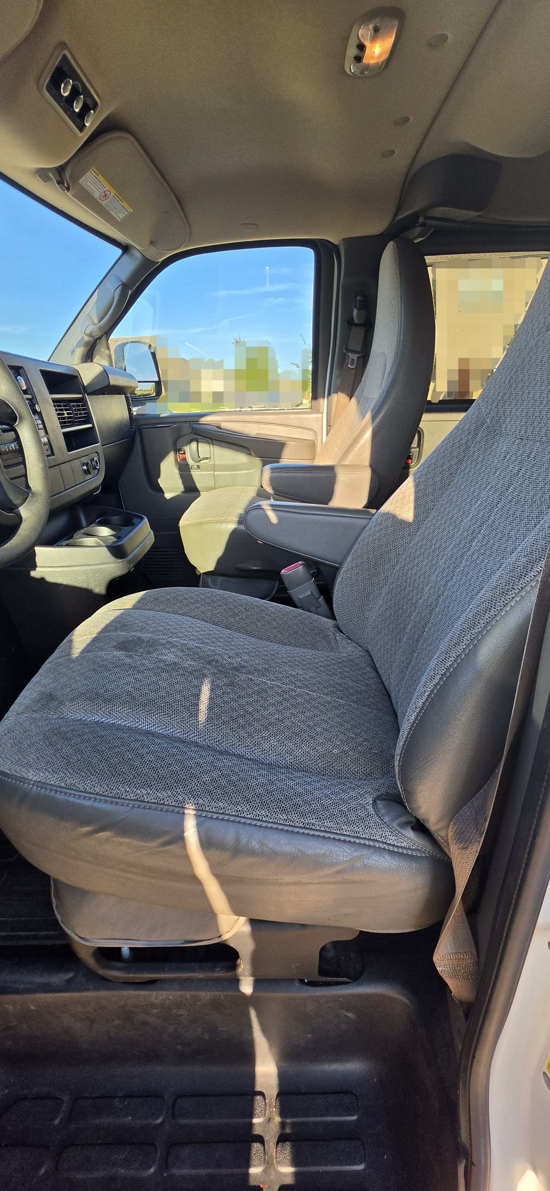 Used 2014 Chevrolet Express 3500 LT w/ LT Preferred Equipment Group RWD image 8
