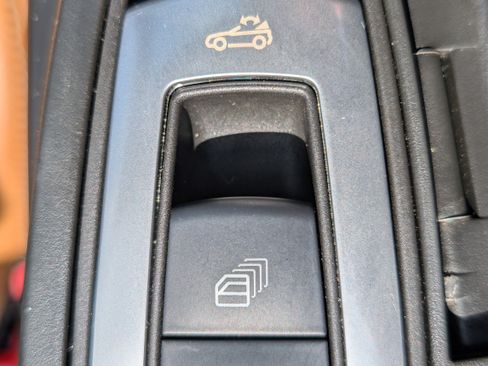 Used 2012 Mercedes-Benz E 550 Cabriolet image 26