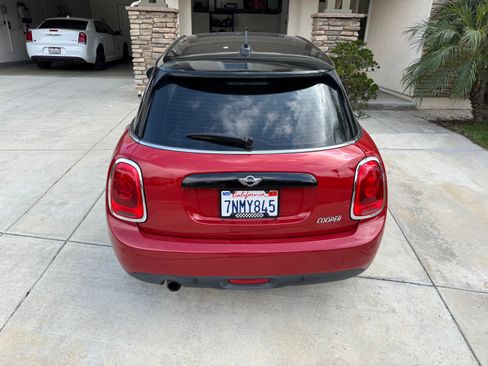 Used 2016 MINI Cooper 4-Door Hardtop FWD image 5