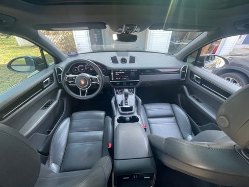 Used 2019 Porsche Cayenne Sport Utility 4D image 15