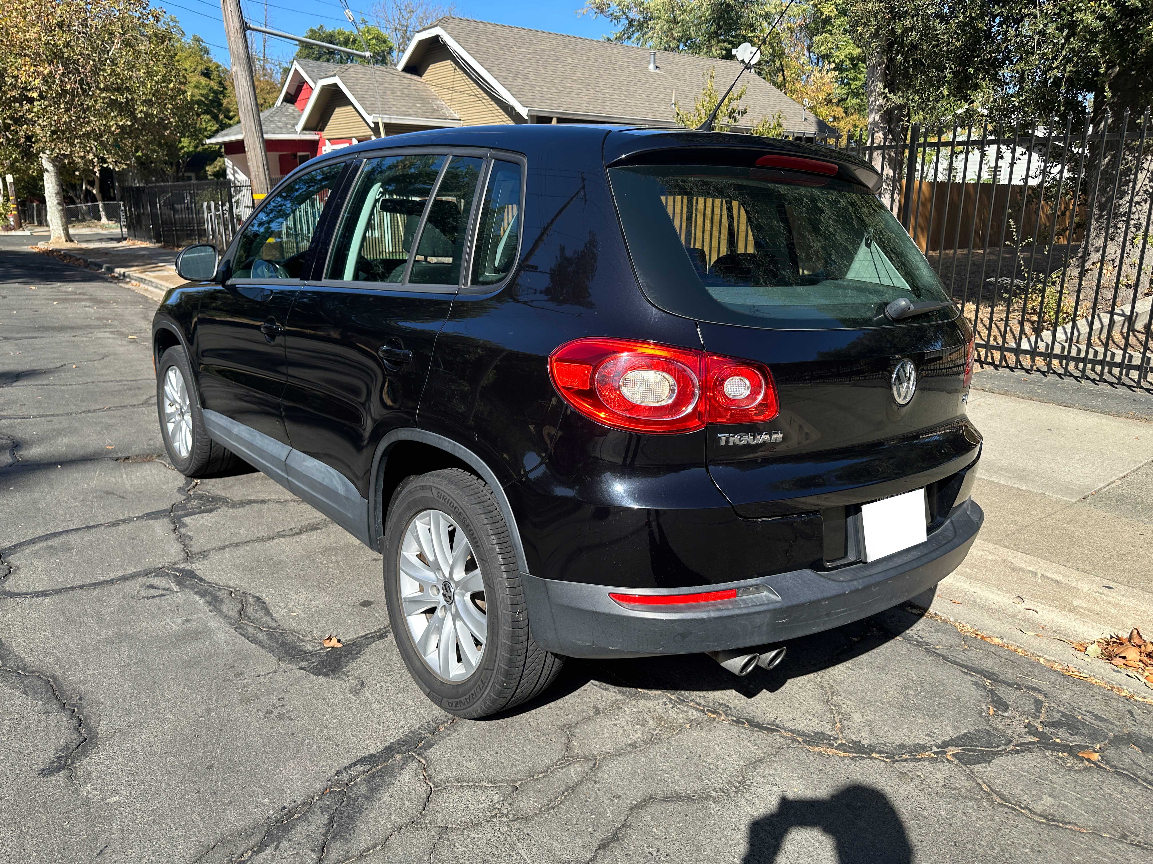 Used 2009 Volkswagen Tiguan S FWD image 5