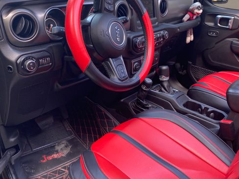 Used 2022 Jeep Gladiator Sport image 12