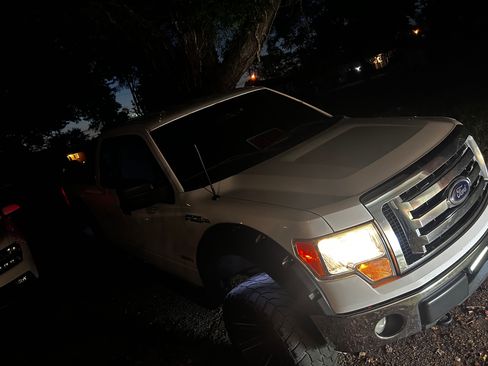 Used 2012 Ford F150 XLT w/ Trailer Tow Pkg image 4