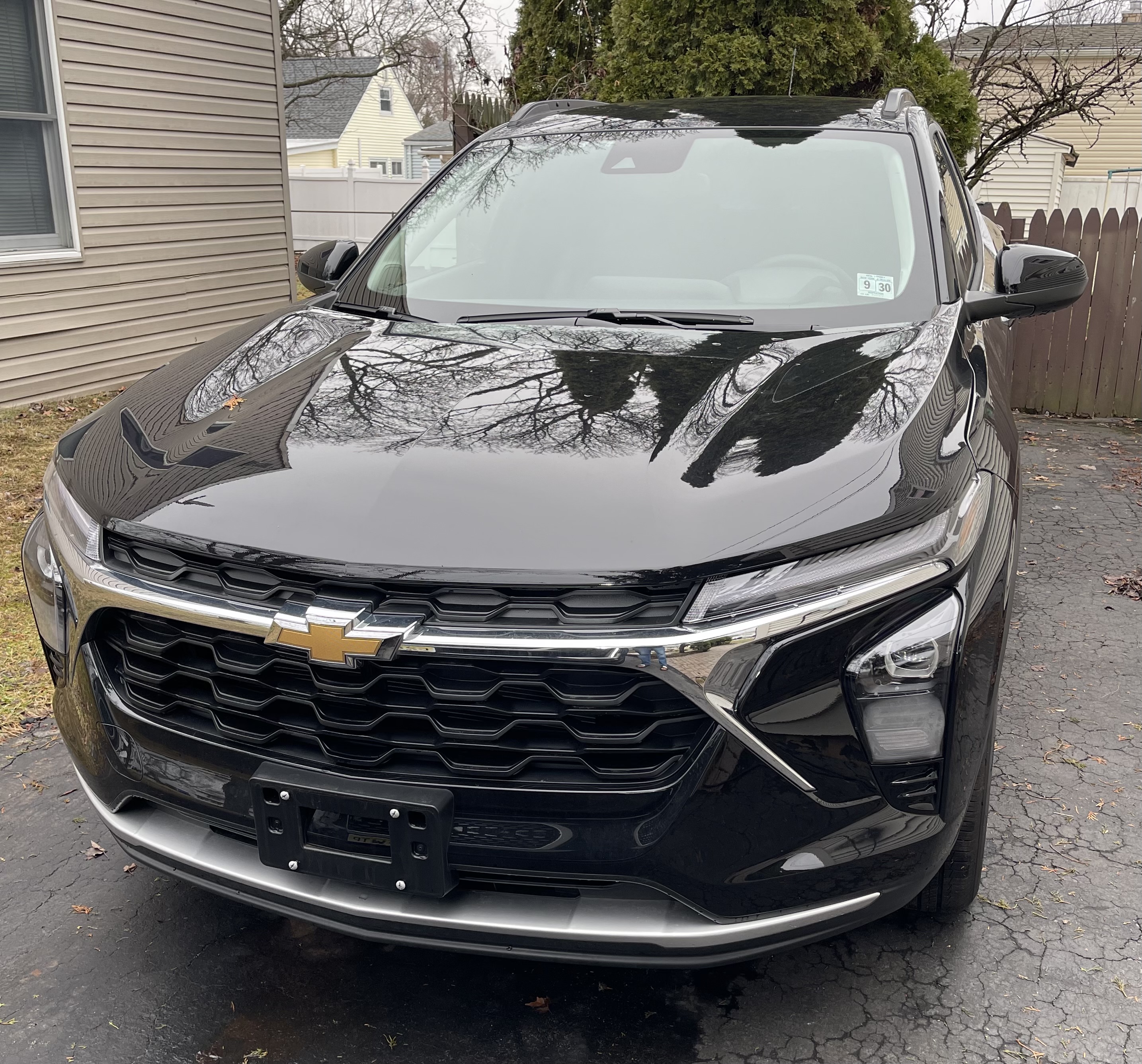 Used 2025 Chevrolet Trax LT w/ Driver Confidence Package FWD image 1