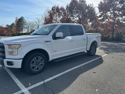 Used 2015 Ford F150 Lariat image 2