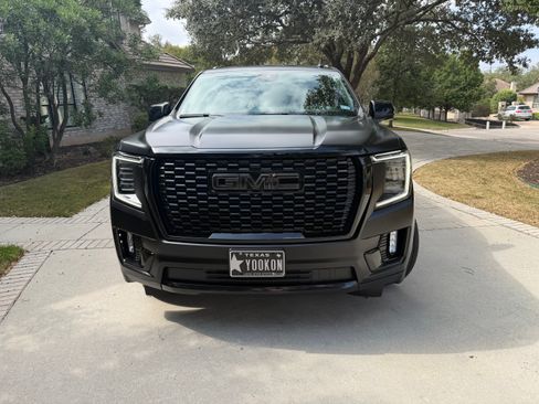 Used 2023 GMC Yukon XL Denali w/ Denali Reserve Package image 2