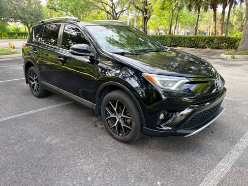 Used 2016 Toyota RAV4 SE FWD image 4