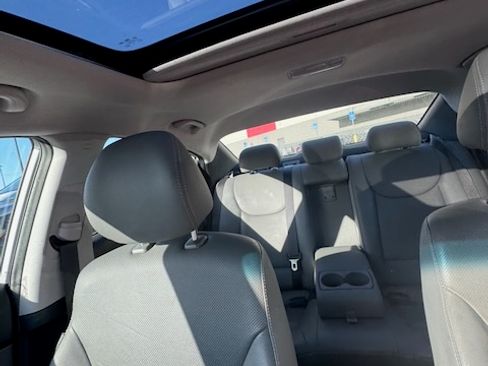 Used 2015 Hyundai Elantra Sport FWD image 2
