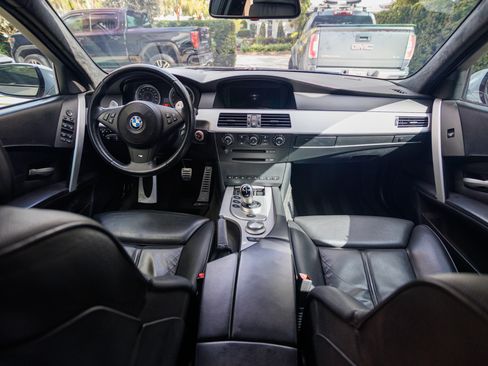 Used 2007 BMW M5 image 24
