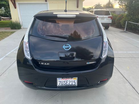 Used 2012 Nissan Leaf SL image 6