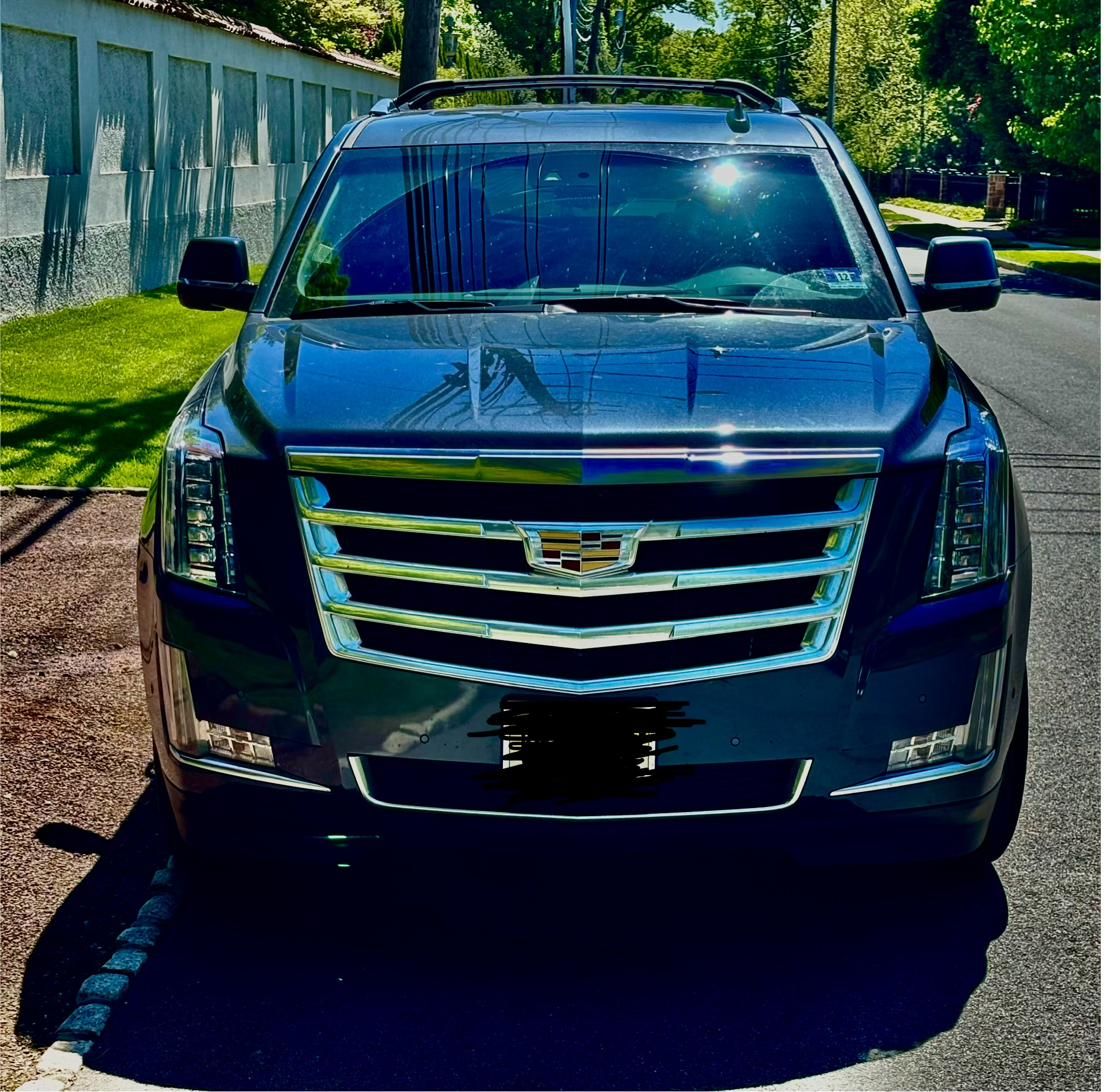 Used 2020 Cadillac Escalade Luxury AWD/4WD image 1