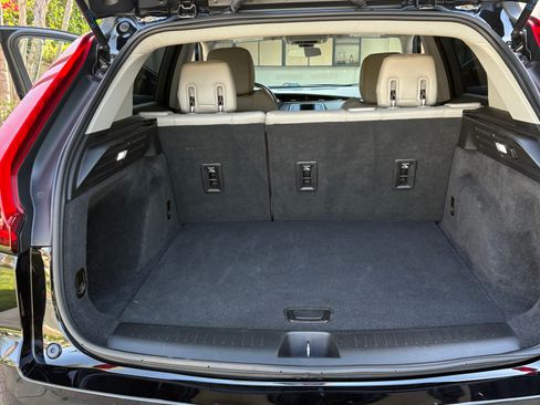 Used 2019 Cadillac XT4 Luxury FWD image 9