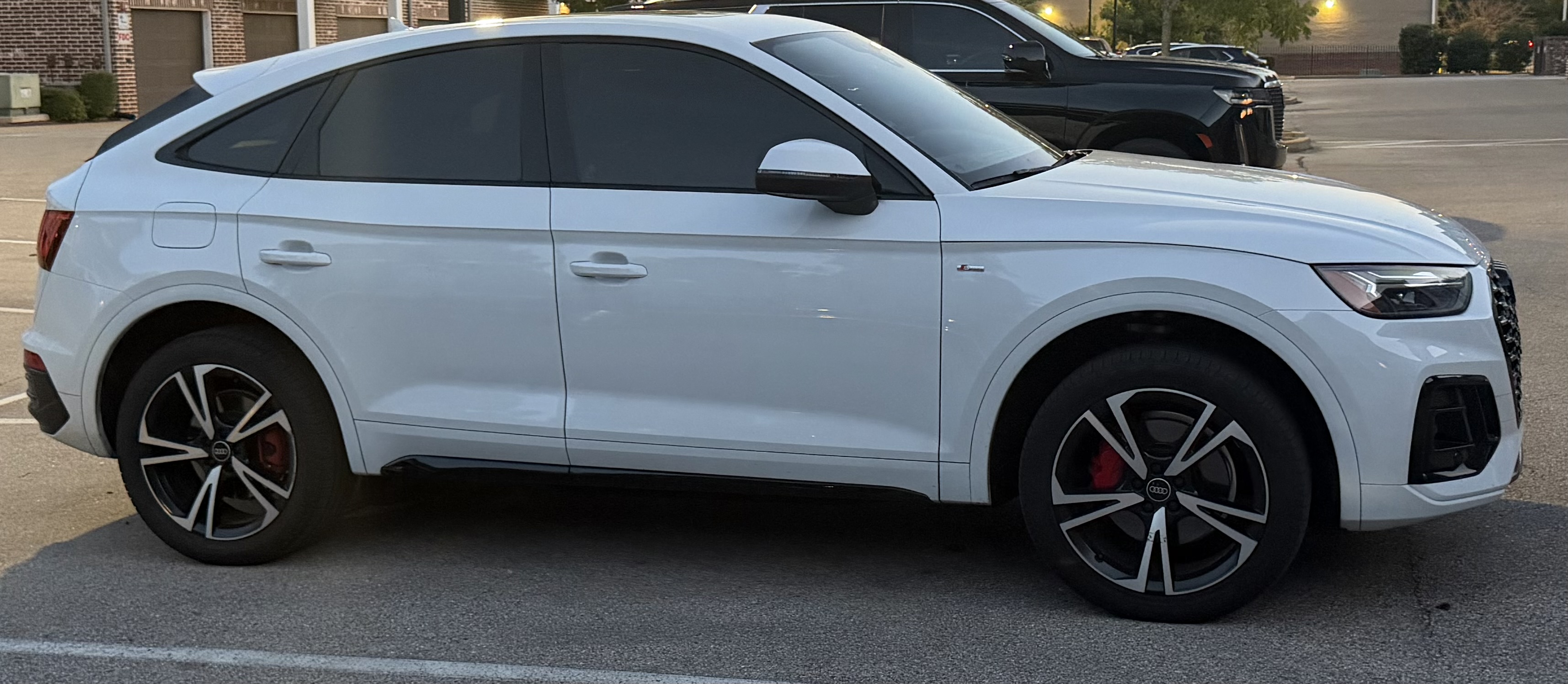 Used 2025 Audi Q5 2.0T Premium Plus w/ Premium Plus Package AWD/4WD image 2