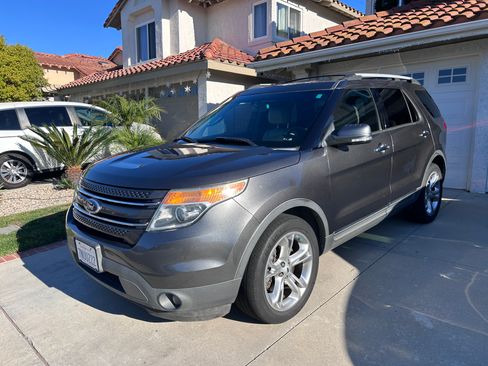 Used 2015 Ford Explorer Limited image 1