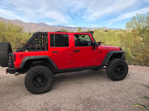 Used 2017 Jeep Wrangler Unlimited Sport image 2