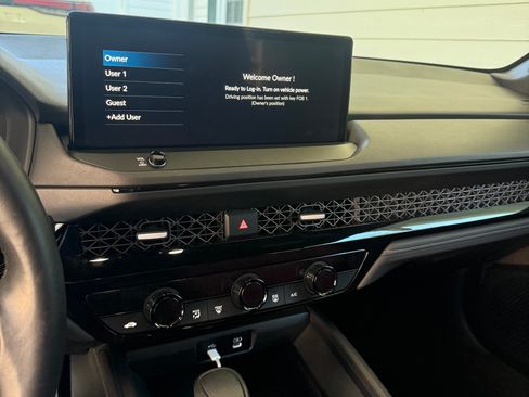 Used 2024 Honda Accord Sport image 10