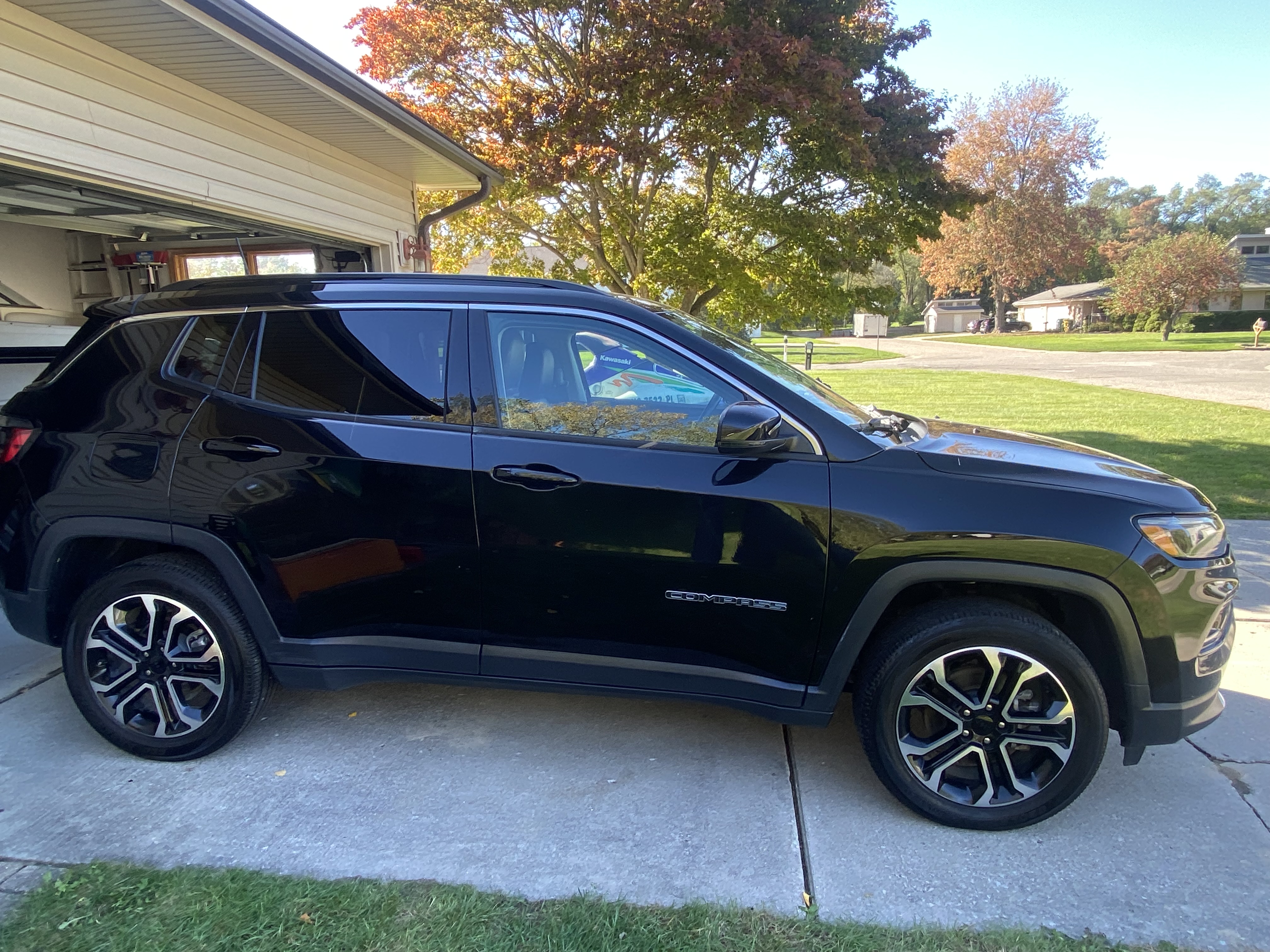 Used 2022 Jeep Compass Limited AWD/4WD image 2