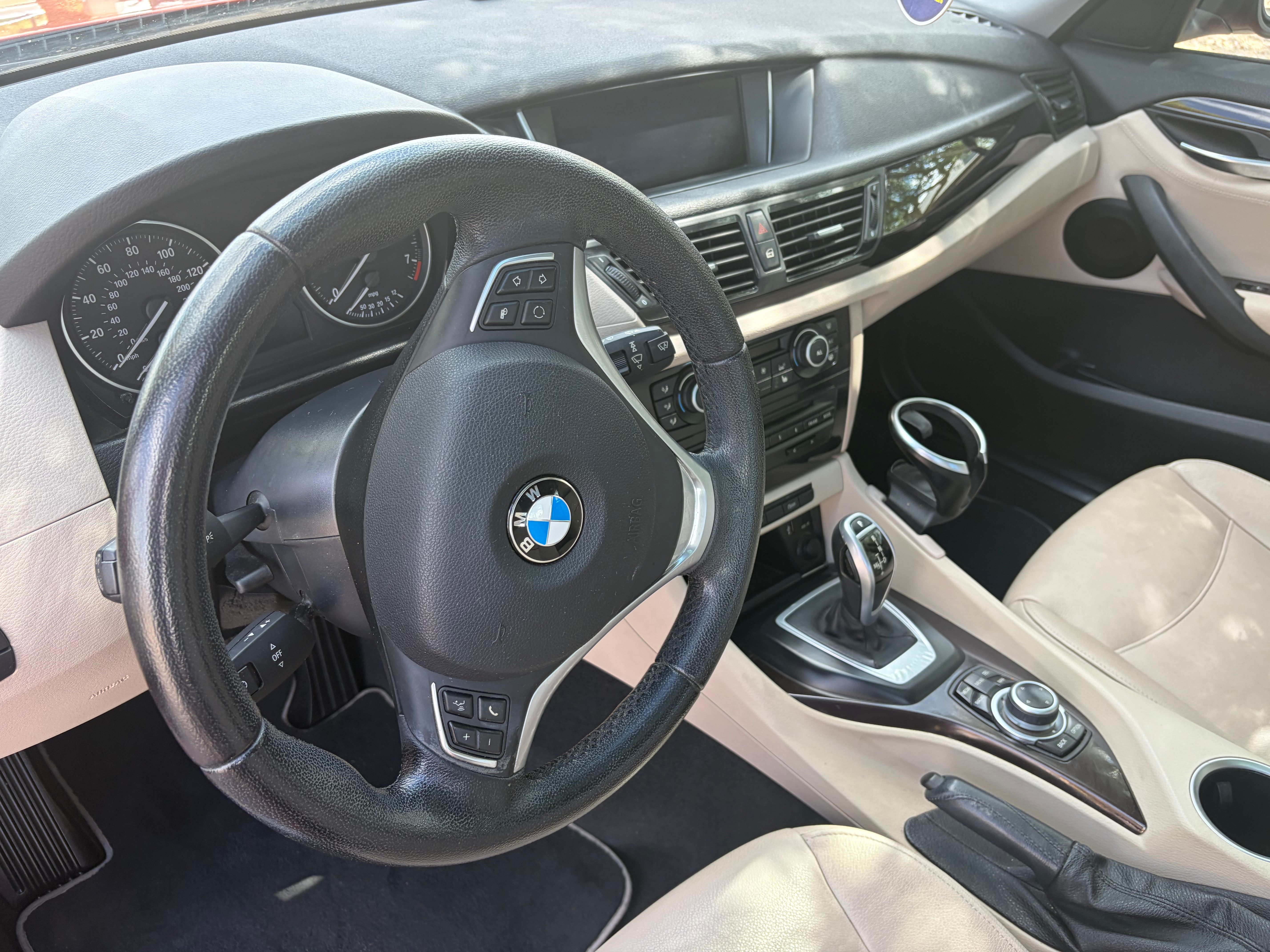 Used 2013 BMW X1 sDrive28i RWD image 2