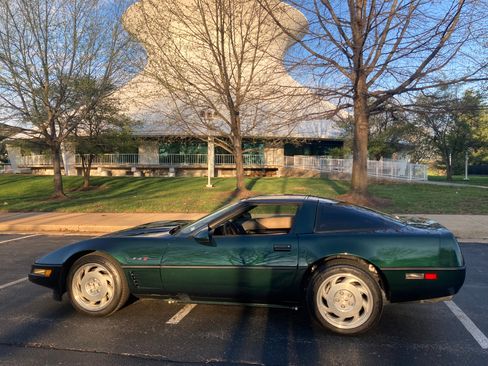 Used 1996 Chevrolet Corvette Coupe image 23