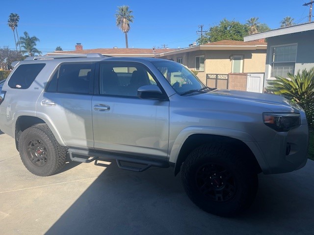 Used 2015 Toyota 4Runner SR5 RWD image 1