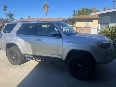 Used 2015 Toyota 4Runner SR5 Premium image 1