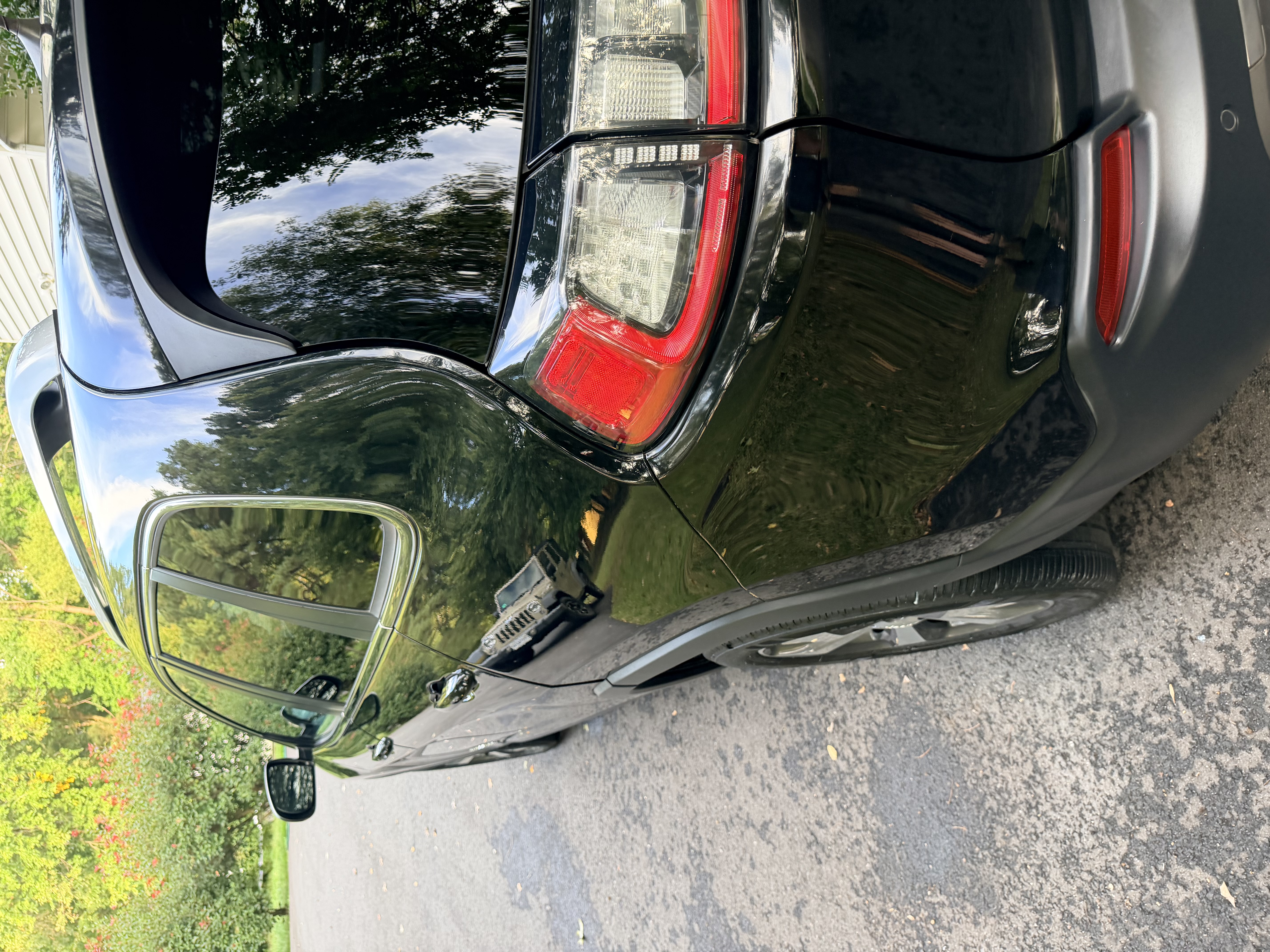 Used 2019 Jeep Cherokee Limited FWD image 8