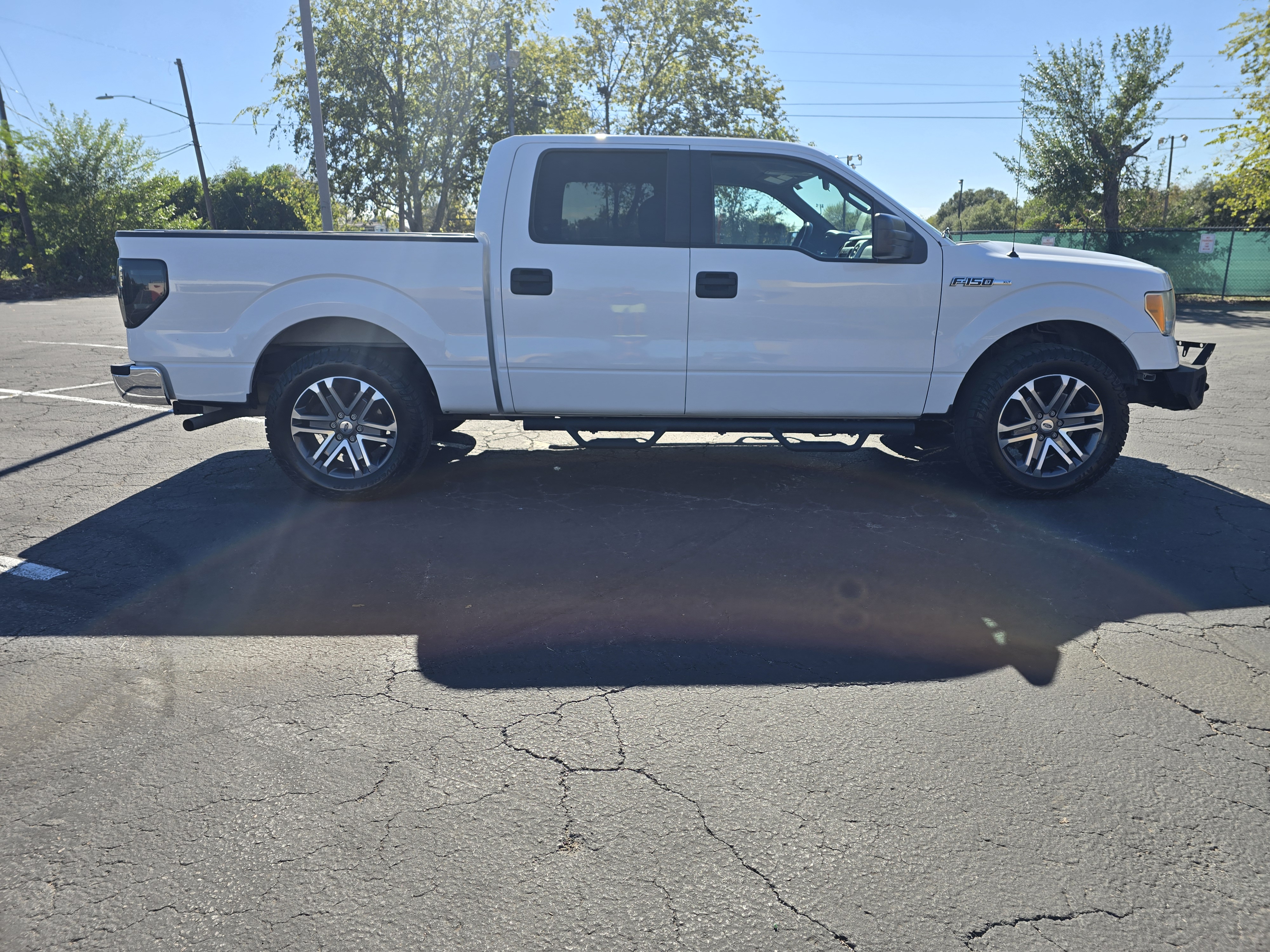 Used 2014 Ford F150 XLT RWD image 2