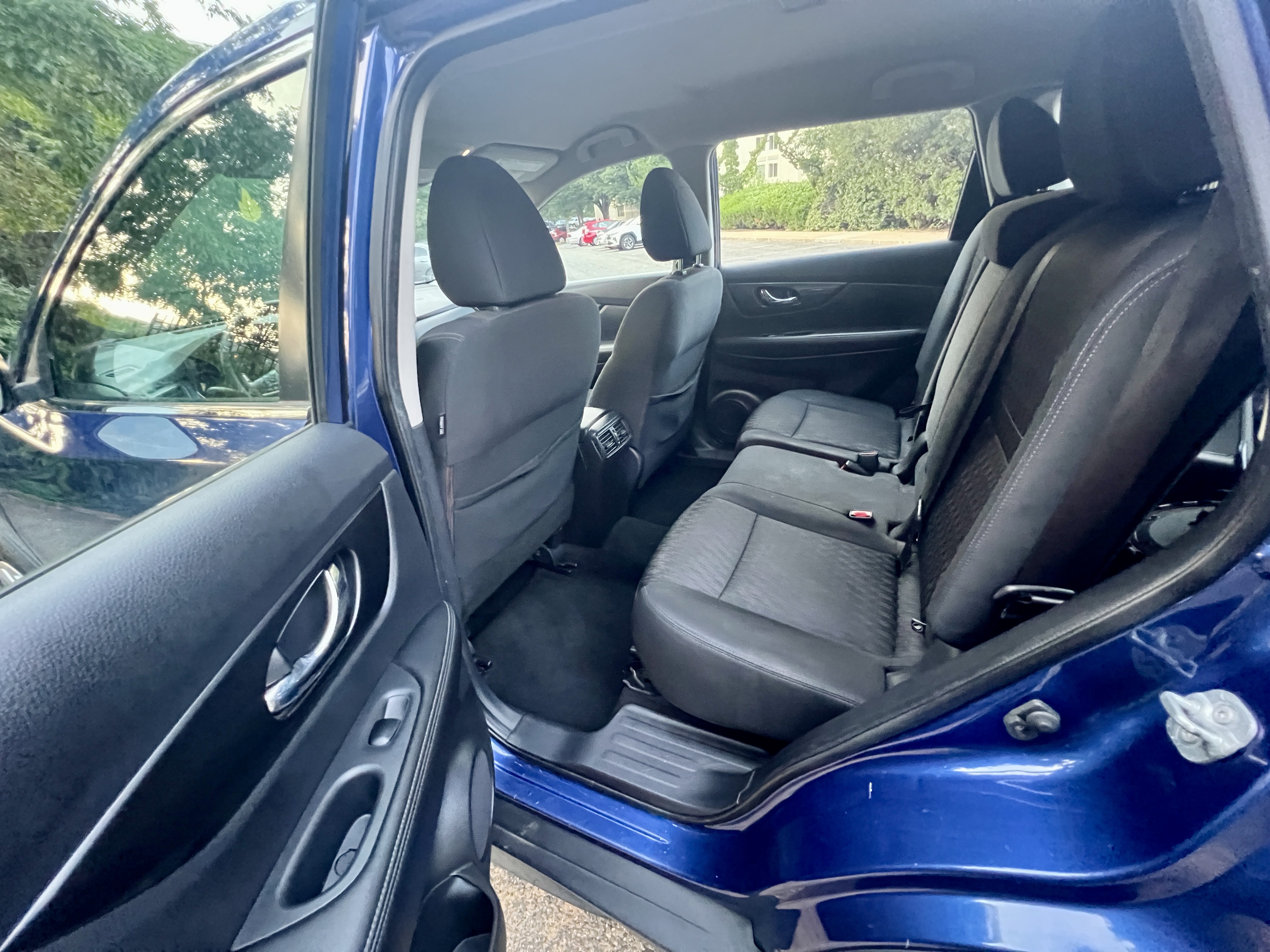 Used 2017 Nissan Rogue S AWD/4WD image 13