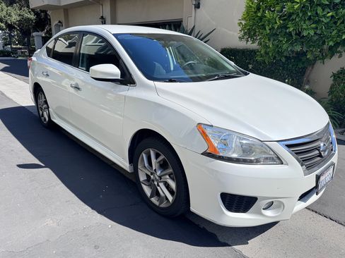 Used 2014 Nissan Sentra SR w/ SR Driver Package FWD image 1